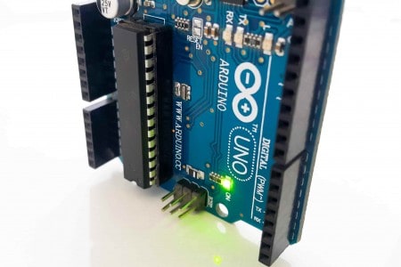 Four ways to power up the Arduino Uno